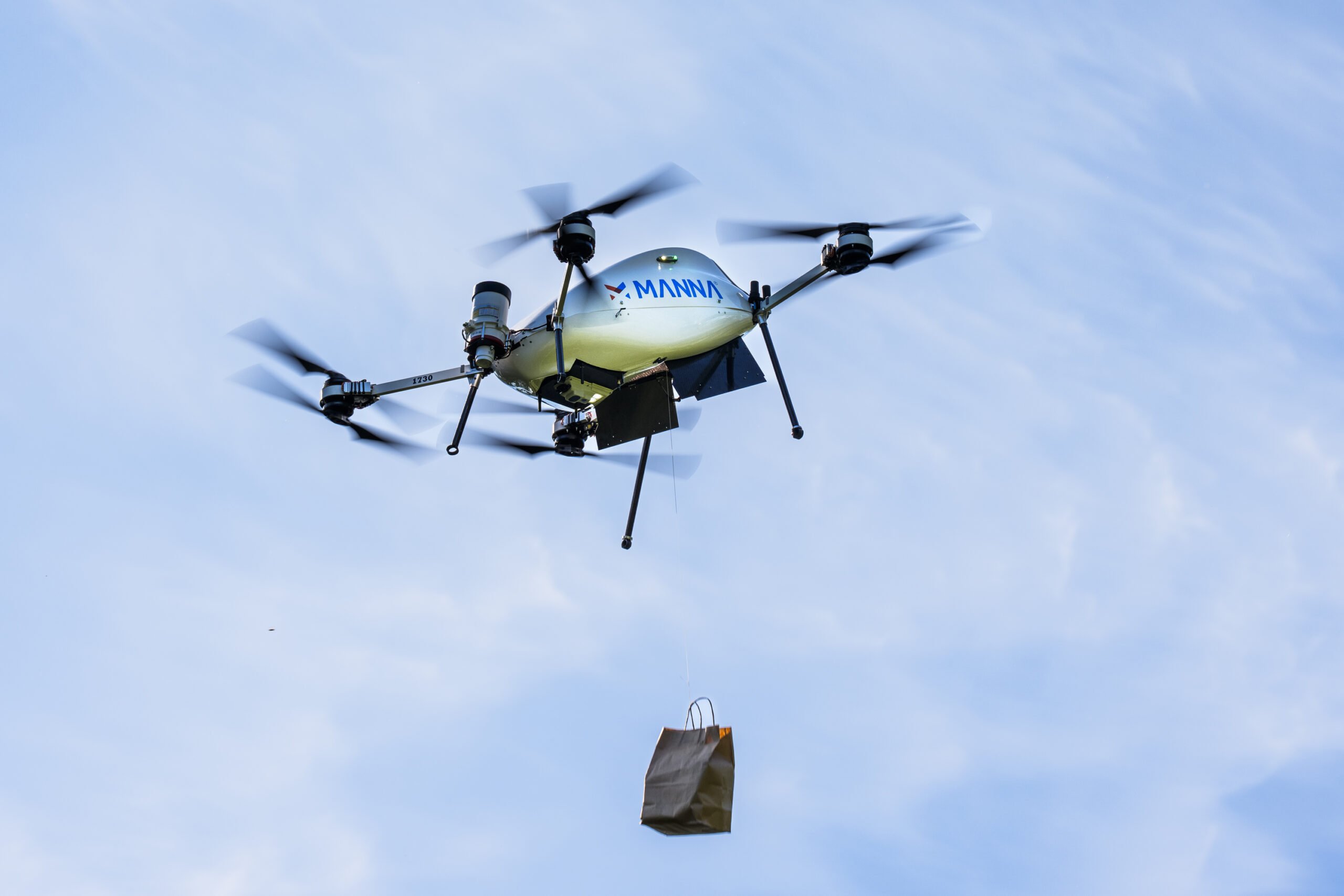 Read more about the article Droonit mullistavat logistiikan – Oulussa testattiin ruokakuljetuksia ilmassa